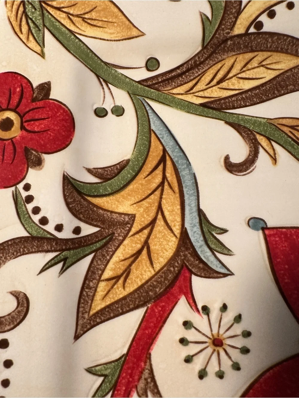 Pier 1 Floral Decorative Dinnerware Plate in Red, Gold, Green